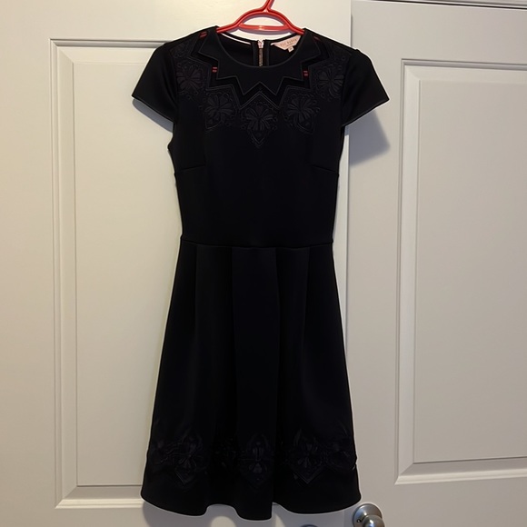✨TED BAKER✨ Cheskka Embroidered Dress Fit & Flare Navy Blue - Ted Size 0 - Picture 2 of 9